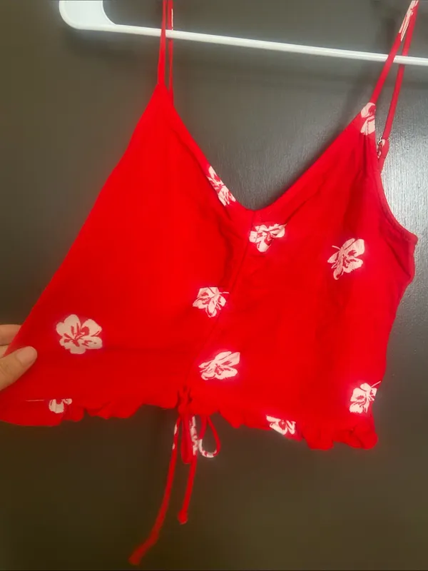 LA Hearts Red Floral Tie-Front Cami Crop Top - Image 2