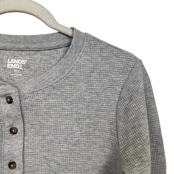 Lands’ End Womens Sz XS (2-4) Gray Waffle Knit Long Sleeve Henley Shirt Top - Image 4
