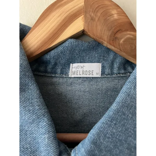 Tilly's Sz M Cropped Denim Jacket Button Up Dropped Sleeves Unlined - Image 5