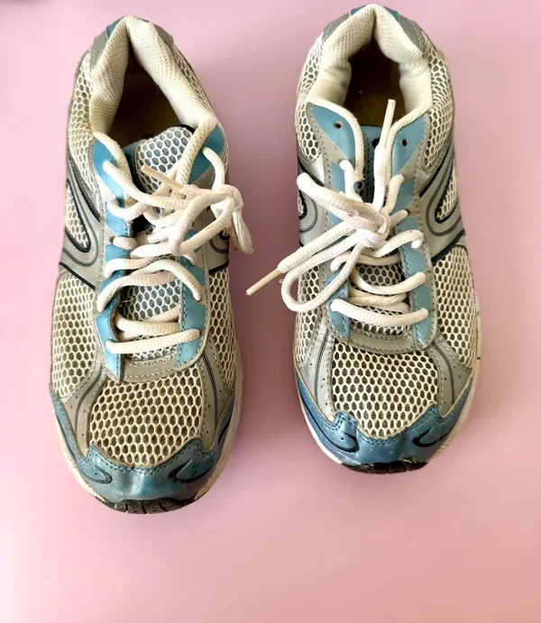 C9 Champion Sneakers, Size 9 - Image 3