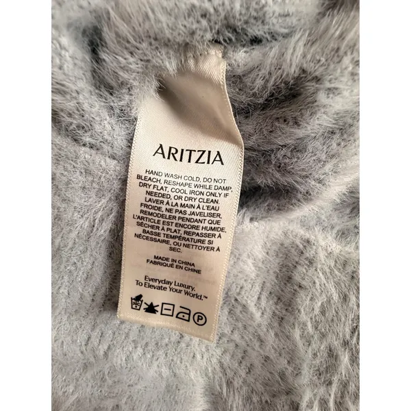 Aritzia Sunday Best Kitten Fuzzy V-Neck Cropped Sweater M Medium Foil Gray - Image 4