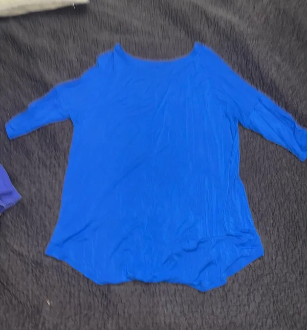 American Eagle Outfitters 3/4 Sleeve Top - Image 2