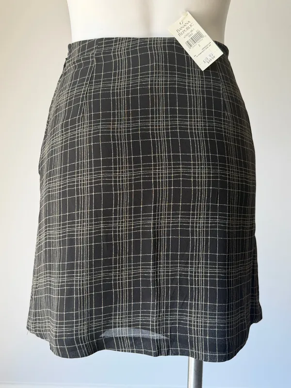 Banana Republic A-Line Plaid Mini Skirt - Image 6