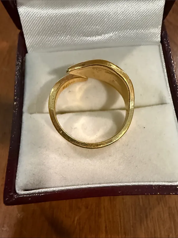 Avon Adjustable Green Enamel Leaf Ring with Gold-Tone Band - Image 4