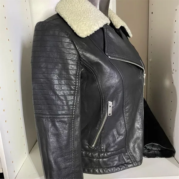 Women's Black Faux Leather Jacket M Quilted Sleeves Sherpa Collar - Image 7