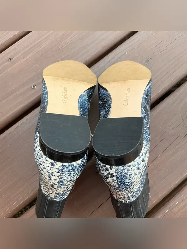 Calvin Klein Snake-Print Pointed Toe Ankle Boots 🪻🪻 - Image 8
