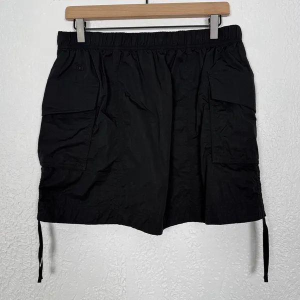 Lululemon Nylon Cargo Mini Skirt Black Size Large - Image 3