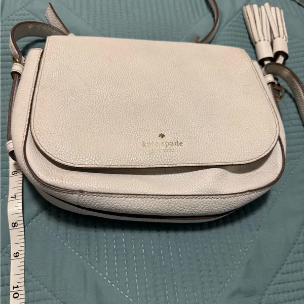 Kate Spade Cream‎ Crossbody Bag with Gold Accents - Image 6