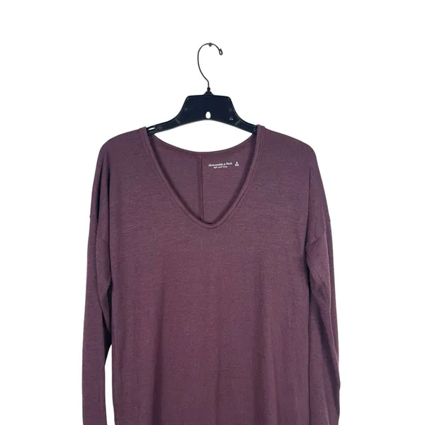 Abercrombie Fitch Soft A&F Cozy Plum V Neck Long Sleeve Tee Relaxed Top M - Image 2