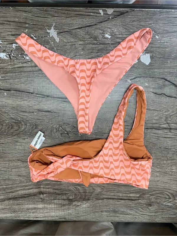 Dippin' Daisy's Cali Top and Seashore Bottom with matching sheer pants size medi - Image 3