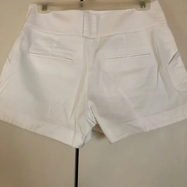 Club Monaco high-waisted shorts size 4 - Image 4