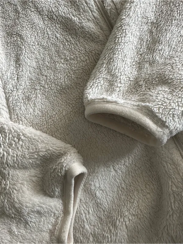 The North Face Women’s Osito Jacket In White Dune - Image 6