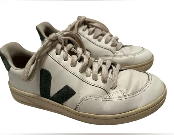 Veja V-12 White Leather Low Sneaker - Image 3