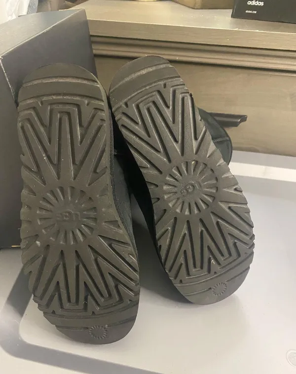 UGG Women's Classic Suede Boots  - Image 6