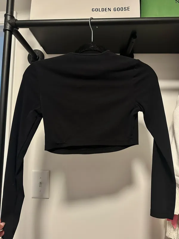 Long sleeve black crop top - Image 3