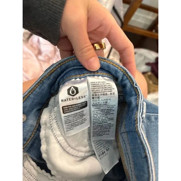 Levi’s 726 distressed light wash flare - Image 5