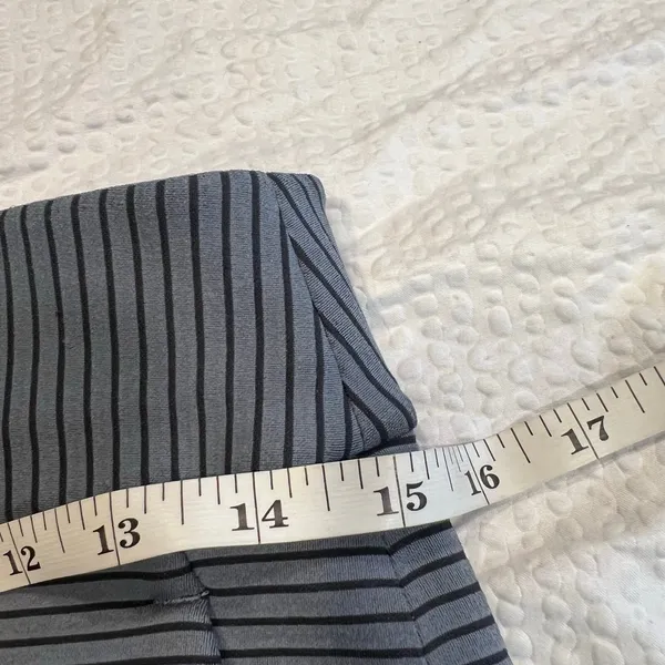 Lululemon Shaped Shorts size 8 women 3” inseam - Image 7