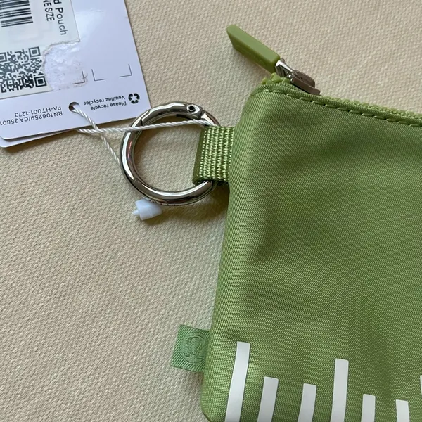 Lululemon Clippable Card Pouch - Edamame Green - Image 11