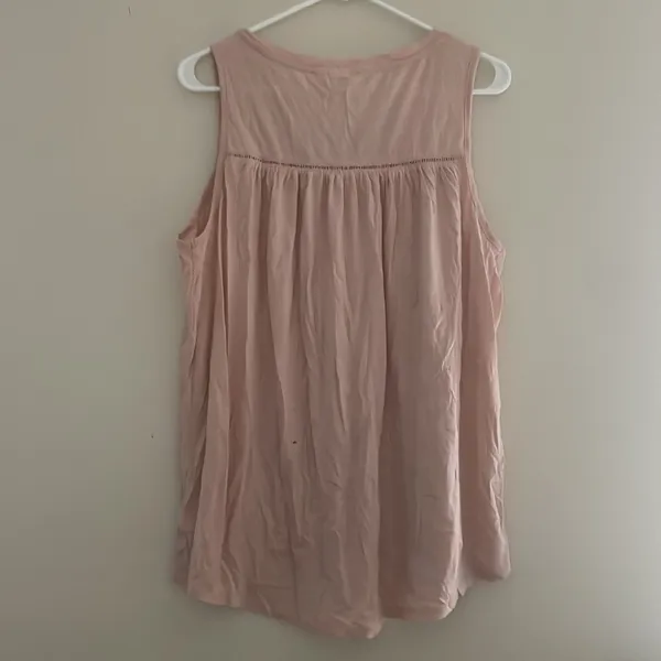 Gap Woven Trim Wispy Pink Sleeveless Blouse Size L - Image 3