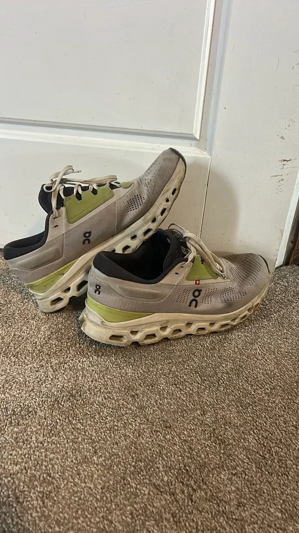 On Cloud Running Shoes - Image 2