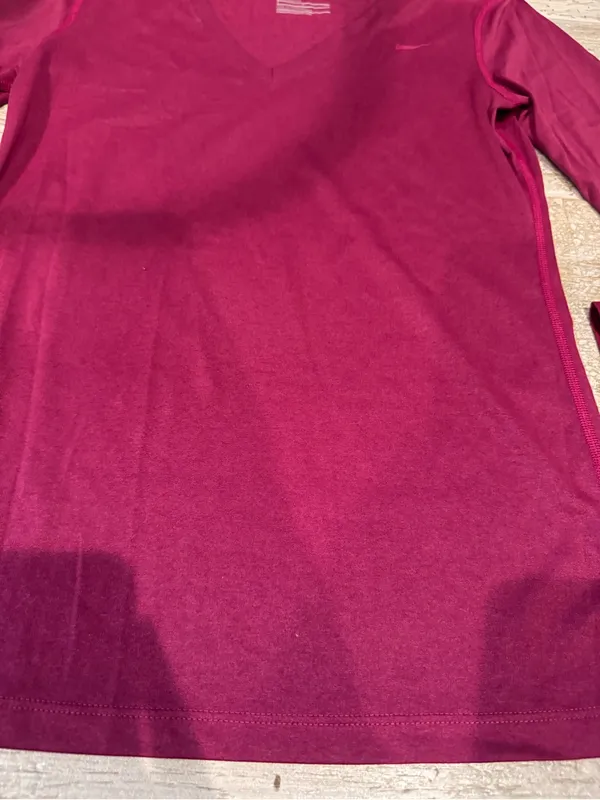 Nike Women's Long Sleeve V-Neck Top - Image 2