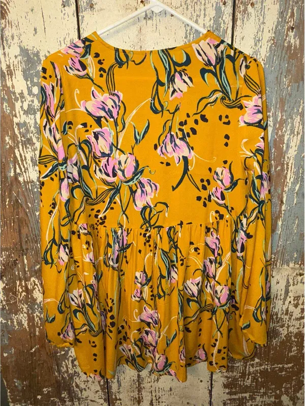 Free People Bella Gold Yellow Floral print tunic top size XS - Image 5