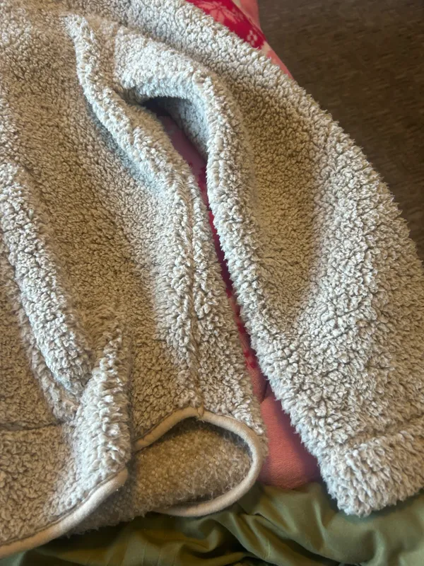 Old Navy Women’s Sherpa Pullover size m - Image 2