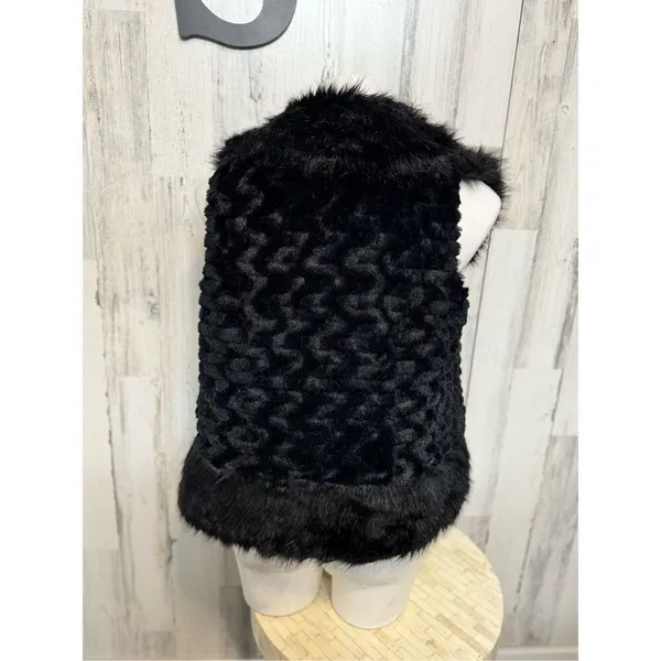 Black Faux Fur Vest Women’s Small – Soft Plush Texture, Warm Lined, Zipper Closu - Image 7