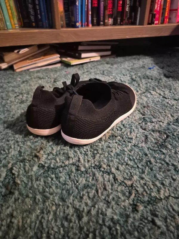 Peak Footwear Black Non-Slip Shoes - Image 5