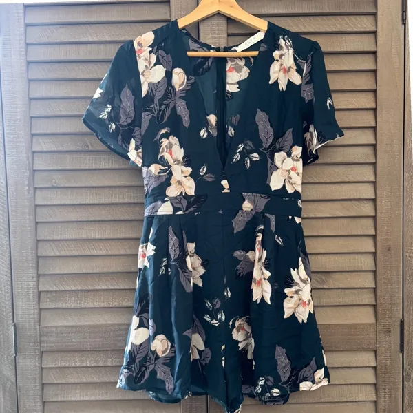ASTR The Label M Romantic Floral V-Neck Romper Playful Boho Wedding Guest Whimsy - Image 3