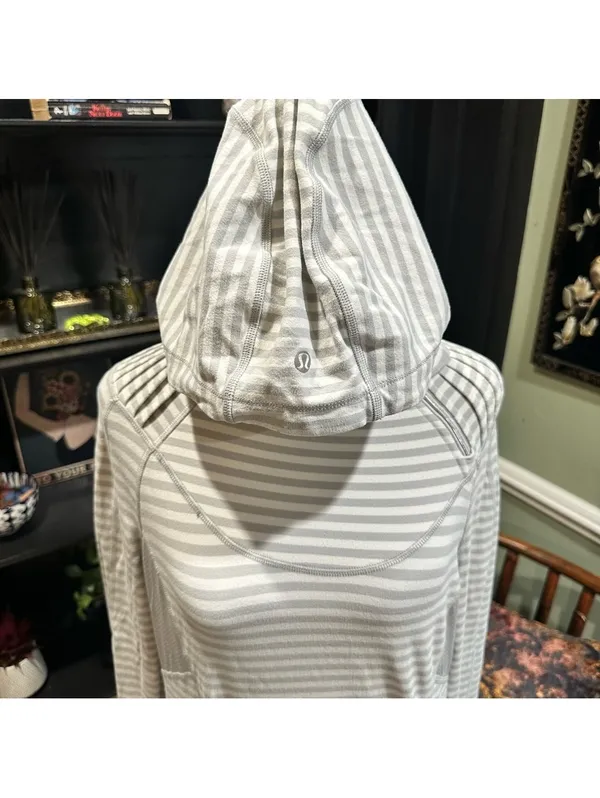 Lululemon Run: Back On Track Pullover – Size 10 – Silver Spoon Stripe - Image 5