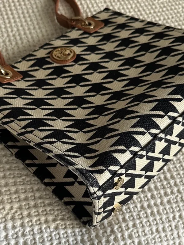 Spartina 449 Black and Cream Houndstooth Tote with Tan Handles - Image 3