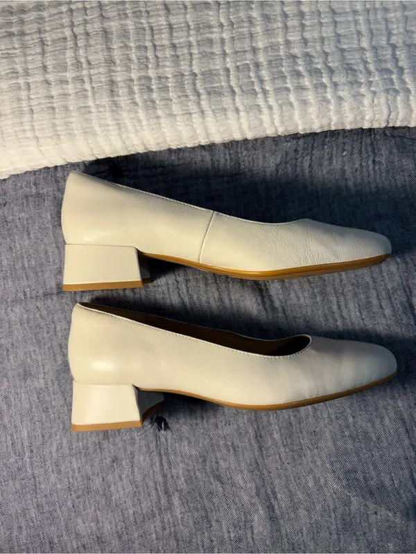 Soft Lillian Pump Heel Women’s size 9.5M - Image 2