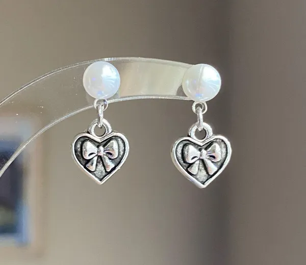 Handmade y2k Kawaii heart ribbon mini dangle earrings 🎀 - Image 4