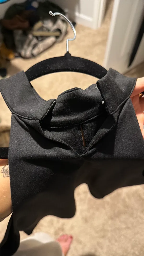 Amazon Black Keyhole Tank - Image 3