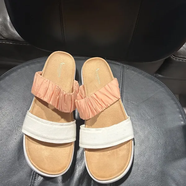 UGG Women's Sandals in Peach and White - Image 11