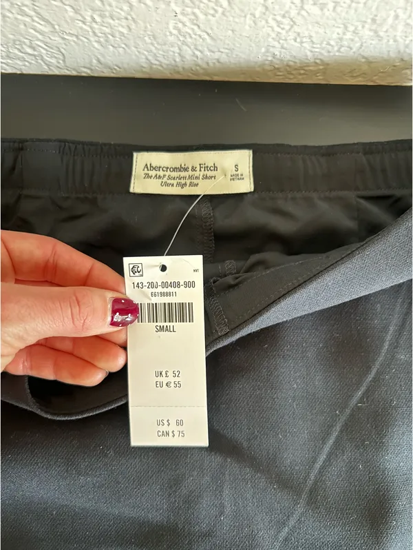 A&F Scarlett Mini Short Ultra High Rise - Image 4