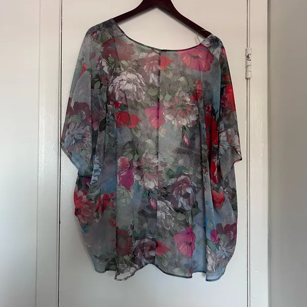 Easel Floral Tie Front Kimono - Image 4