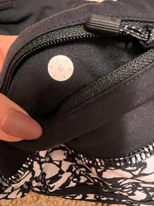 Lululemon Hotty Hot Short 2.5” - Image 3