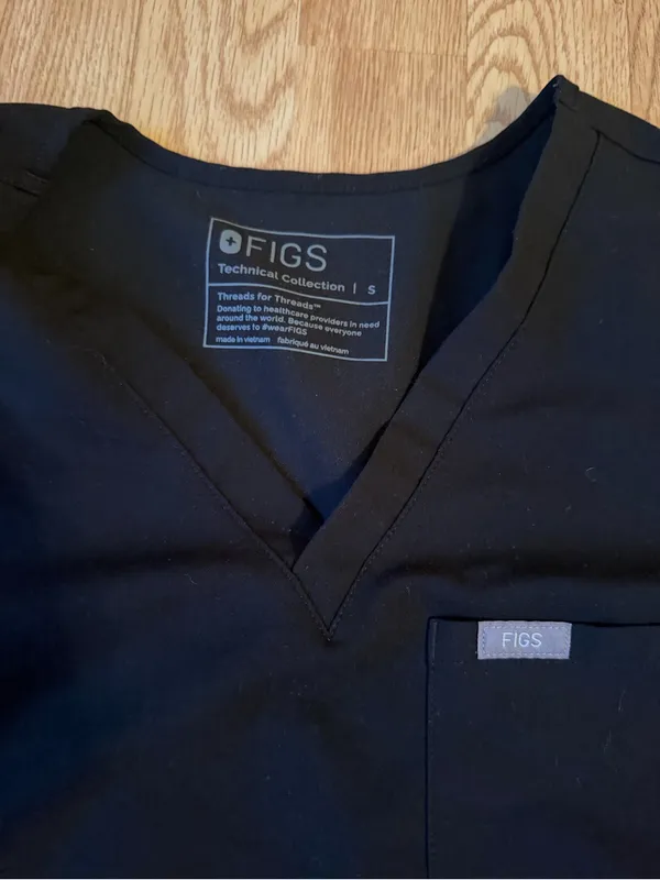 FIGS Zamora Jogger Scrub Pant & Catarina Top - Image 3