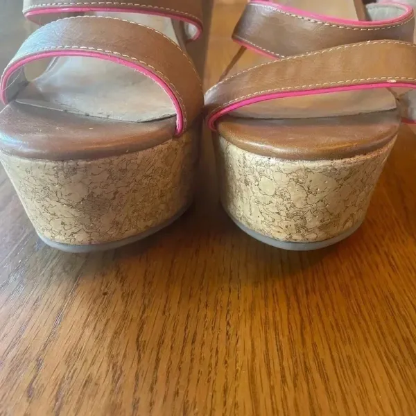 Just Fab cork wedges‎ pink and tan Size 9 GUC! Bin A - Image 4