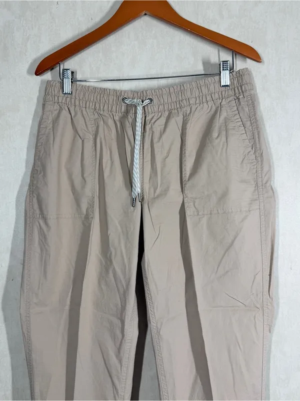 Vuori Women’s Organic Cotton Vintage Ripstop Ankle Pants Drawstrings in Gravel L - Image 4