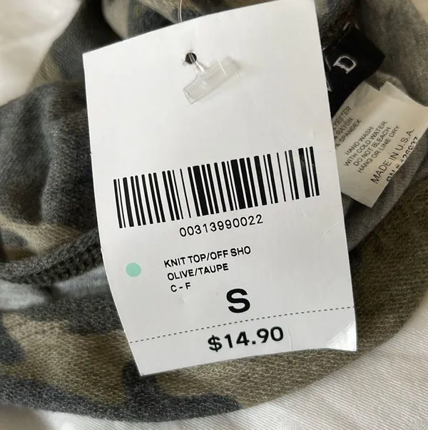 Forever 21 Camo off the shoulder top - Image 2