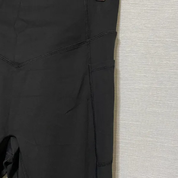 Halara Black Crossover V-Waist Ruched Scrunch Butt Pockets Leggings Womens M - Image 5