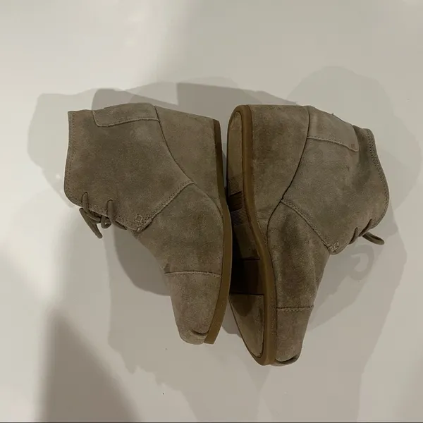 Toms Desert Taupe Suede Wedge Heel Lace‎ Up Booties Size 9 - Image 3