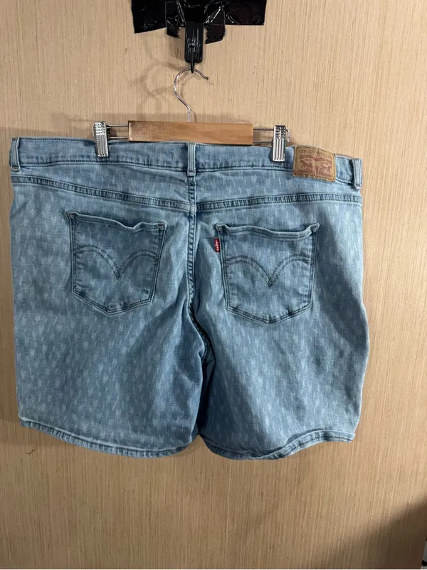 Levi's Women’s Light Blue Classic Denim Shorts Size 34 - Image 3
