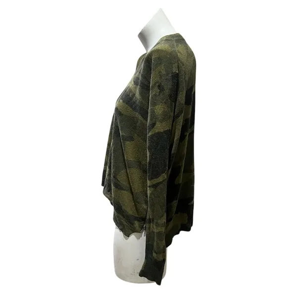 VICI Women's Camouflage Knit Long Sleeve Top Size L Green Casual - Image 4