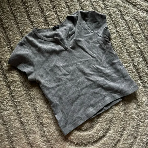 Brandy-melville Women's Grey and White Shirt - Image 2