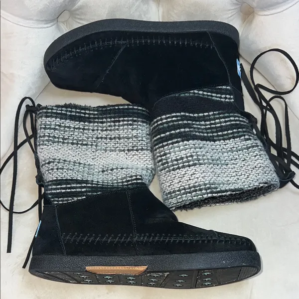 Toms Black Suede Boots with Blue Label‎ Size 6.5 - Image 5