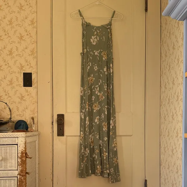 Promesa Sage Green Floral Maxi Dress with White and Yellow Flowers - Image 3